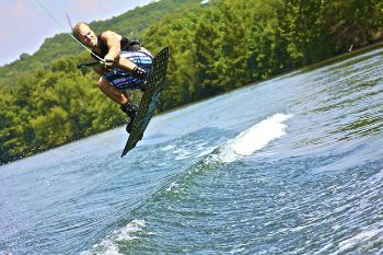 101 Screen Free Gifts for Teens - Wakeboarding Lessons