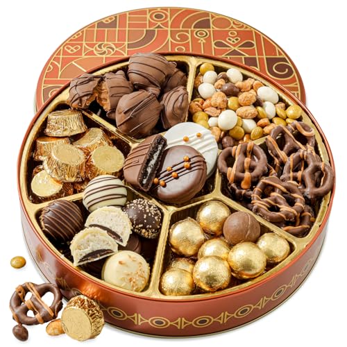 Candy and Snack Gift Basket– Variety Gourmet Food Gifts Prime- Chocolate and Nut Gift Box, Assortment Tray- Idea for Men, Woman & Families- Bonnie & Pop