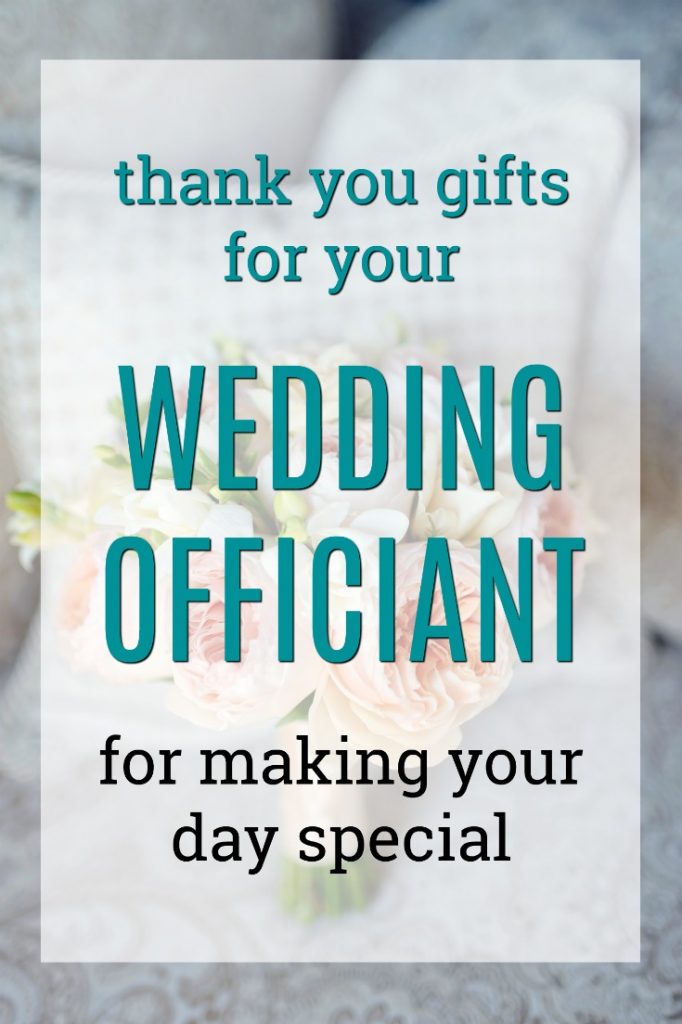 Thank You Gifts for Your Wedding Officiant | How to thank a wedding officiant | Gift ideas for a wedding officiant | What to get a wedding MC | Wedding emmcee presents
