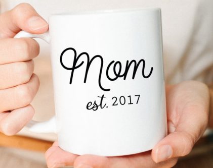 Coffee mug gift idea for your pregnant friend
