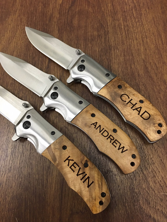 This personalized knife is a meaningful gift ideas for hunters. 