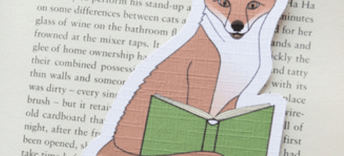 This gift ideas for fox lovers is perfect for a bookworm. 