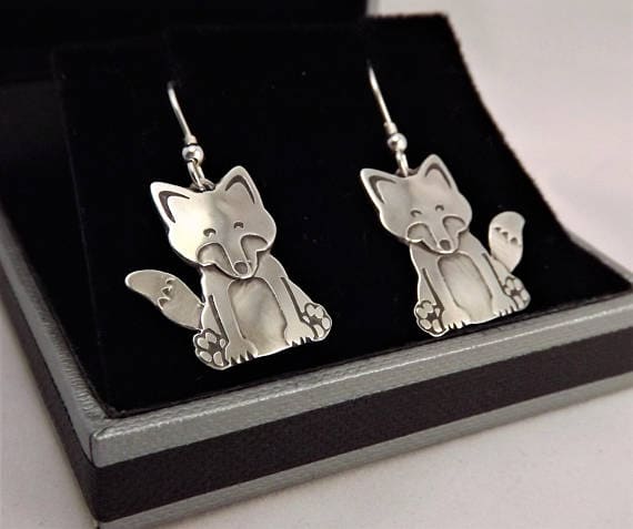 Gift ideas for fox lovers include these cute earrings for sure!