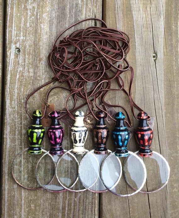 Mother's Day Gift for Elderly Moms: Six mini magnifying glass necklaces. 