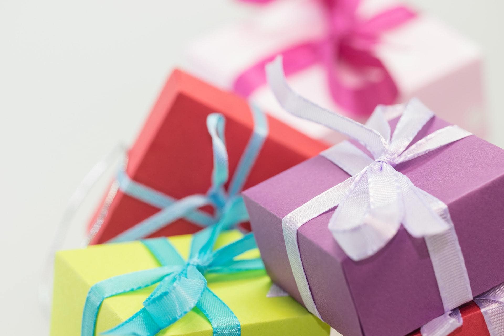 Gift Giving Etiquette in The Philippines - Unique Gifter