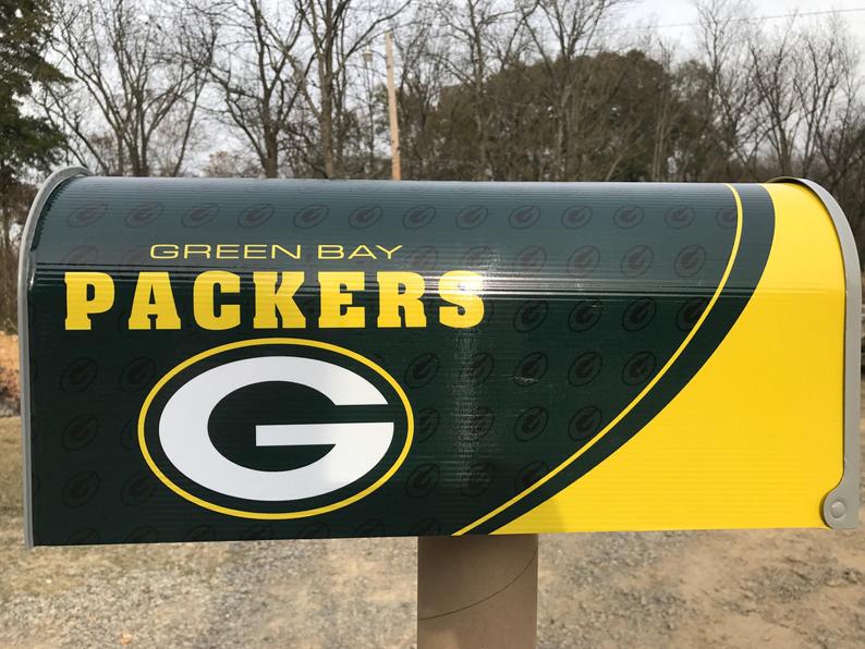 Mailbox Green Bay Packers logo and colors