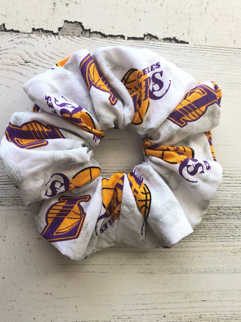 Best Gift Ideas for Los Angeles Lakers Fan - Unique Gifter