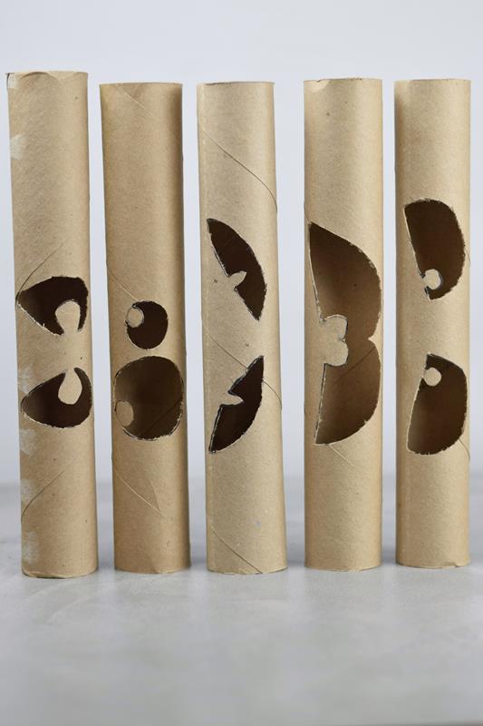 designs for DIY paper towel monster eyes Halloween craft idea