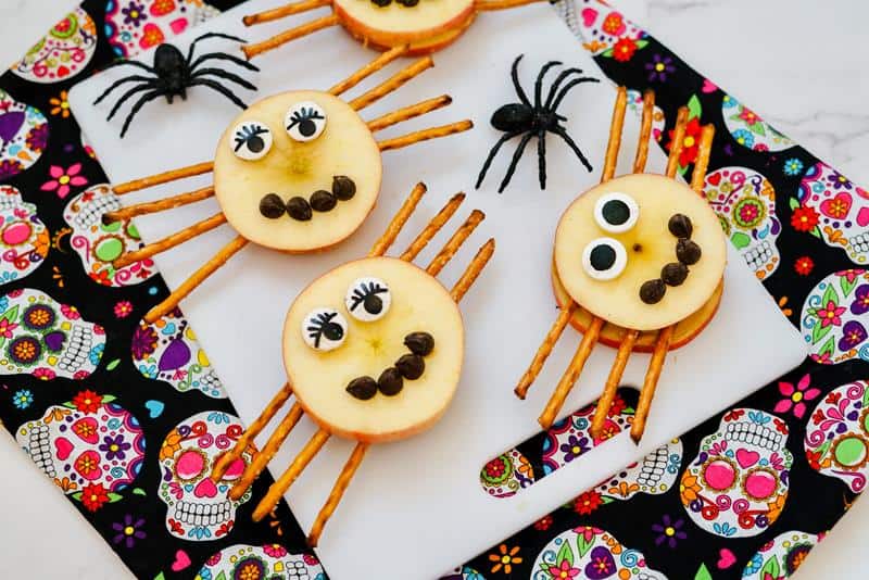adorable Halloween apple snacks for kids party