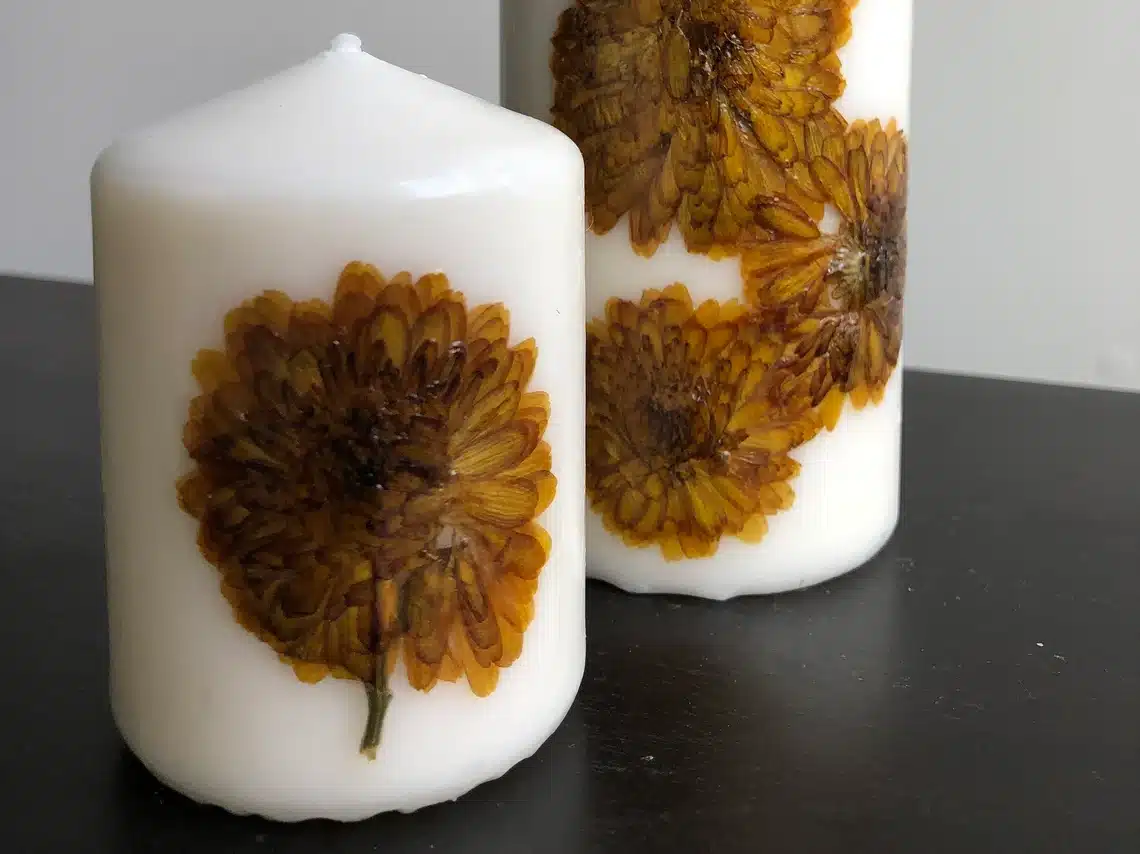 Flower Gift Ideas for November Birthdays wax candle