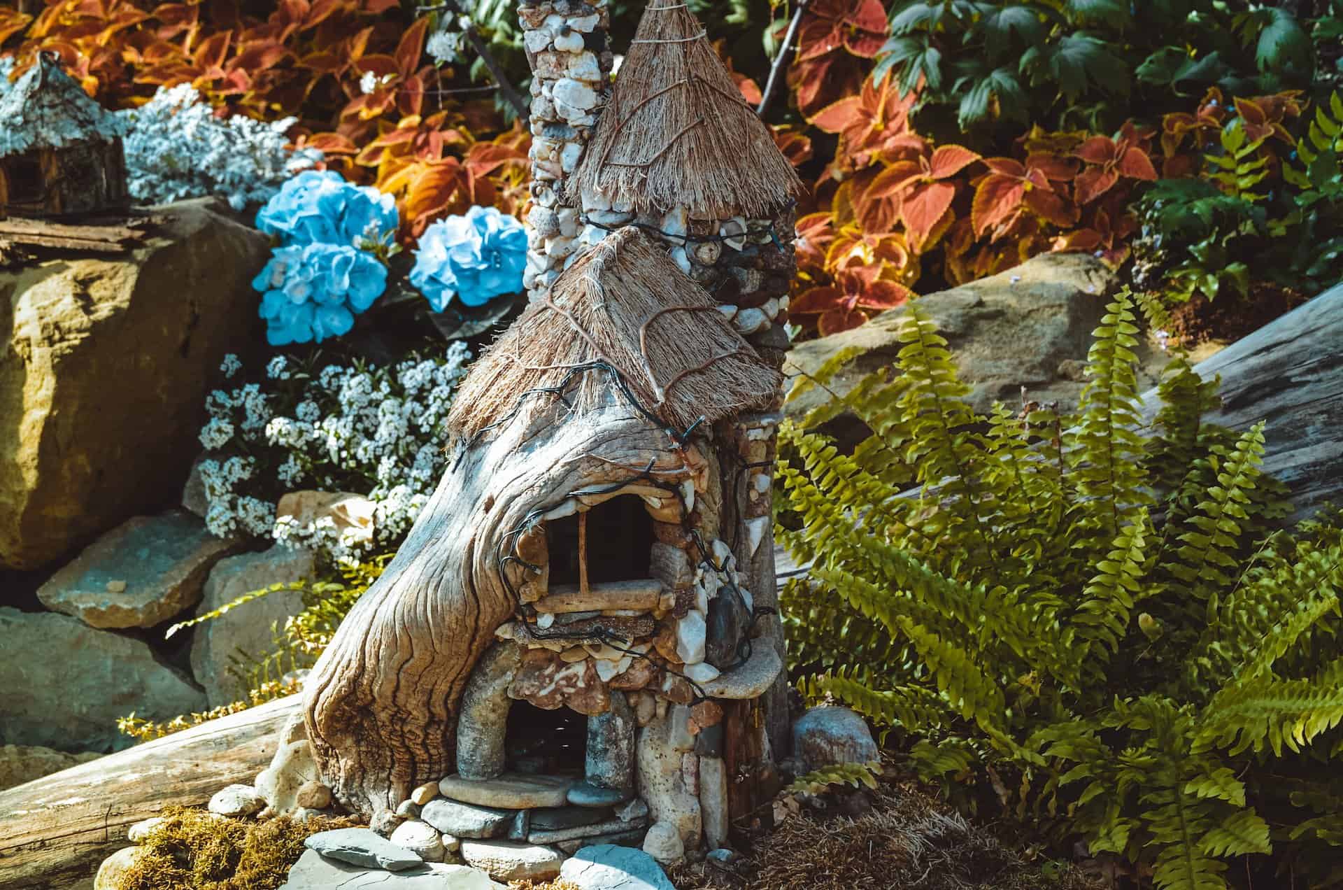 Cute fairy garden to build with kids