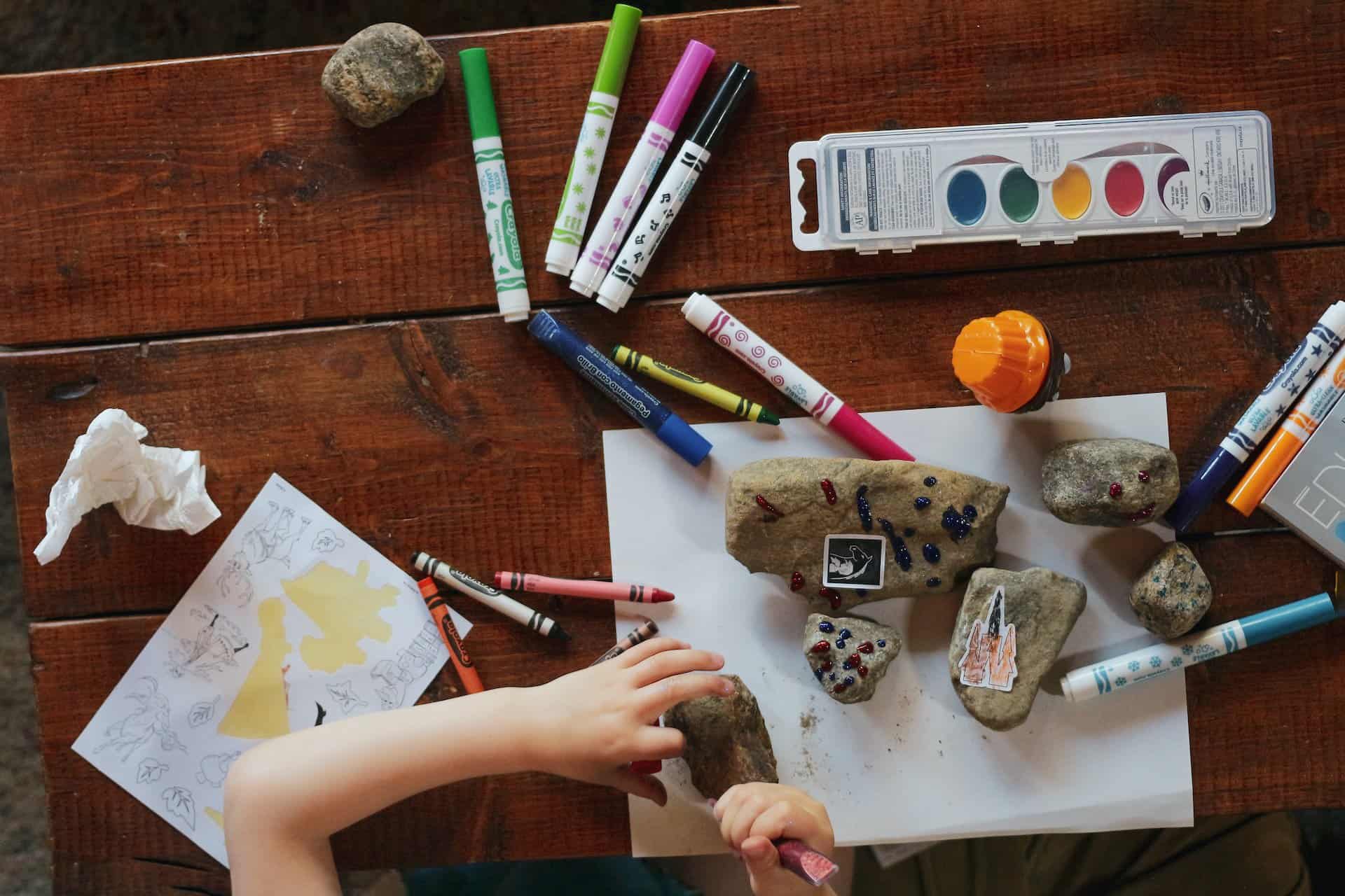 Kids making crafts