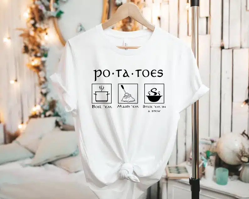 White t-shirt with po-tatoes on it. 