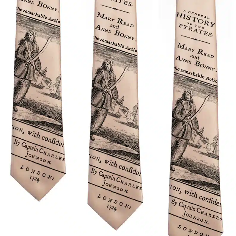Three history of pyrates tie, 