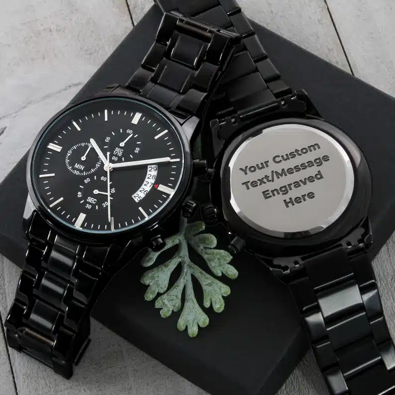 Black watch that can be engraved on the back. 