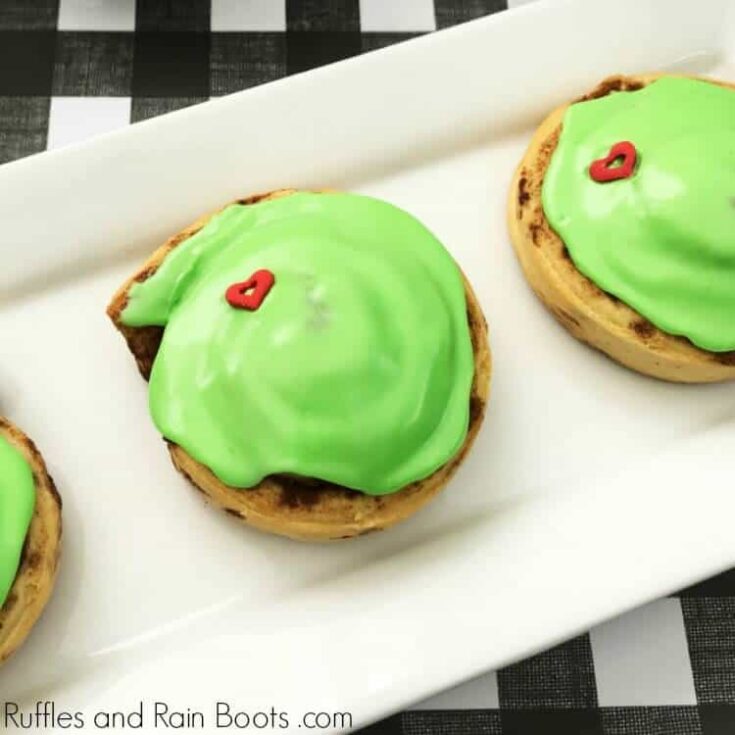 Image for Easy Grinch Cinnamon Rolls Recipe – Kids Will Love It!